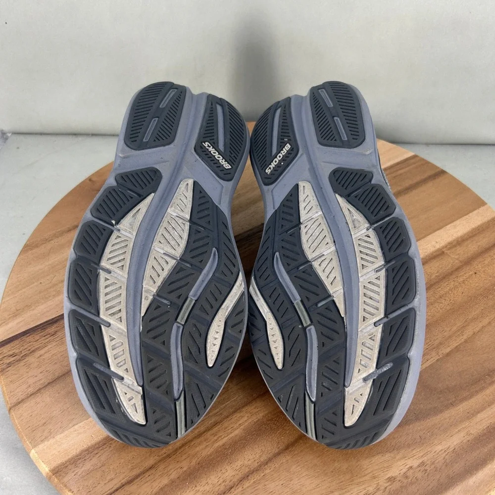 Brooks Ghost Max Mens Grey Running Shoes 1104642E069 Size 9 Wide 2E Cushioned